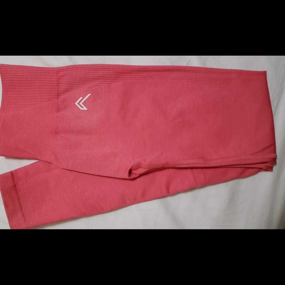 ONER ACTIVE Guava classic leggings. SMALL LONG
